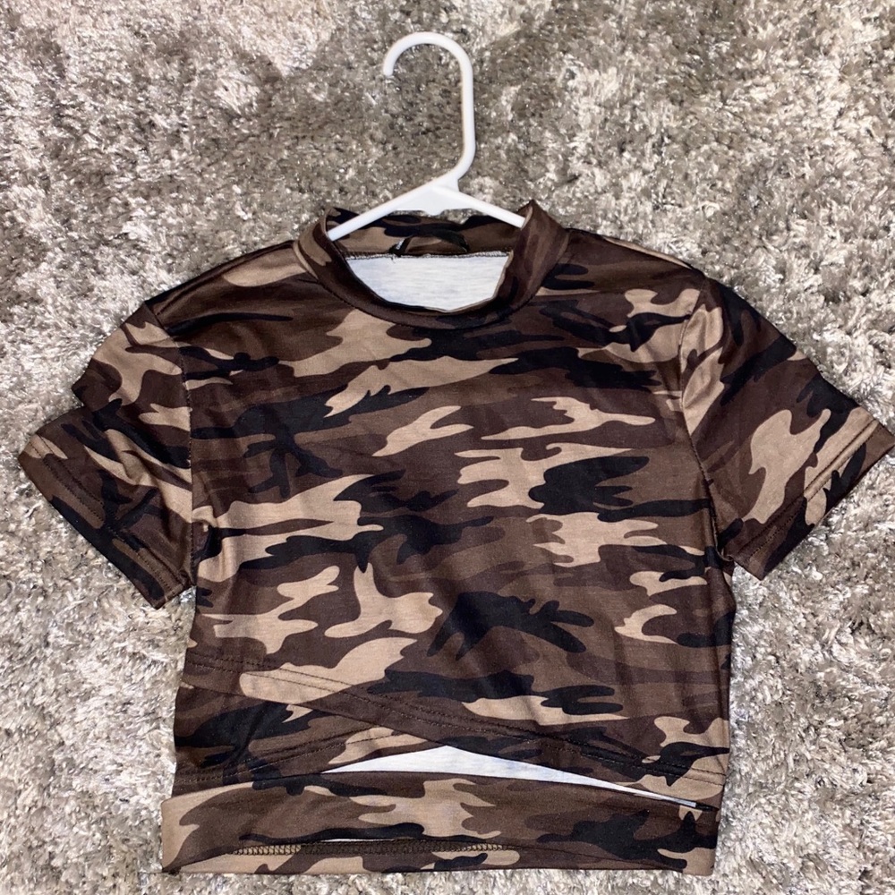 Camo crop top